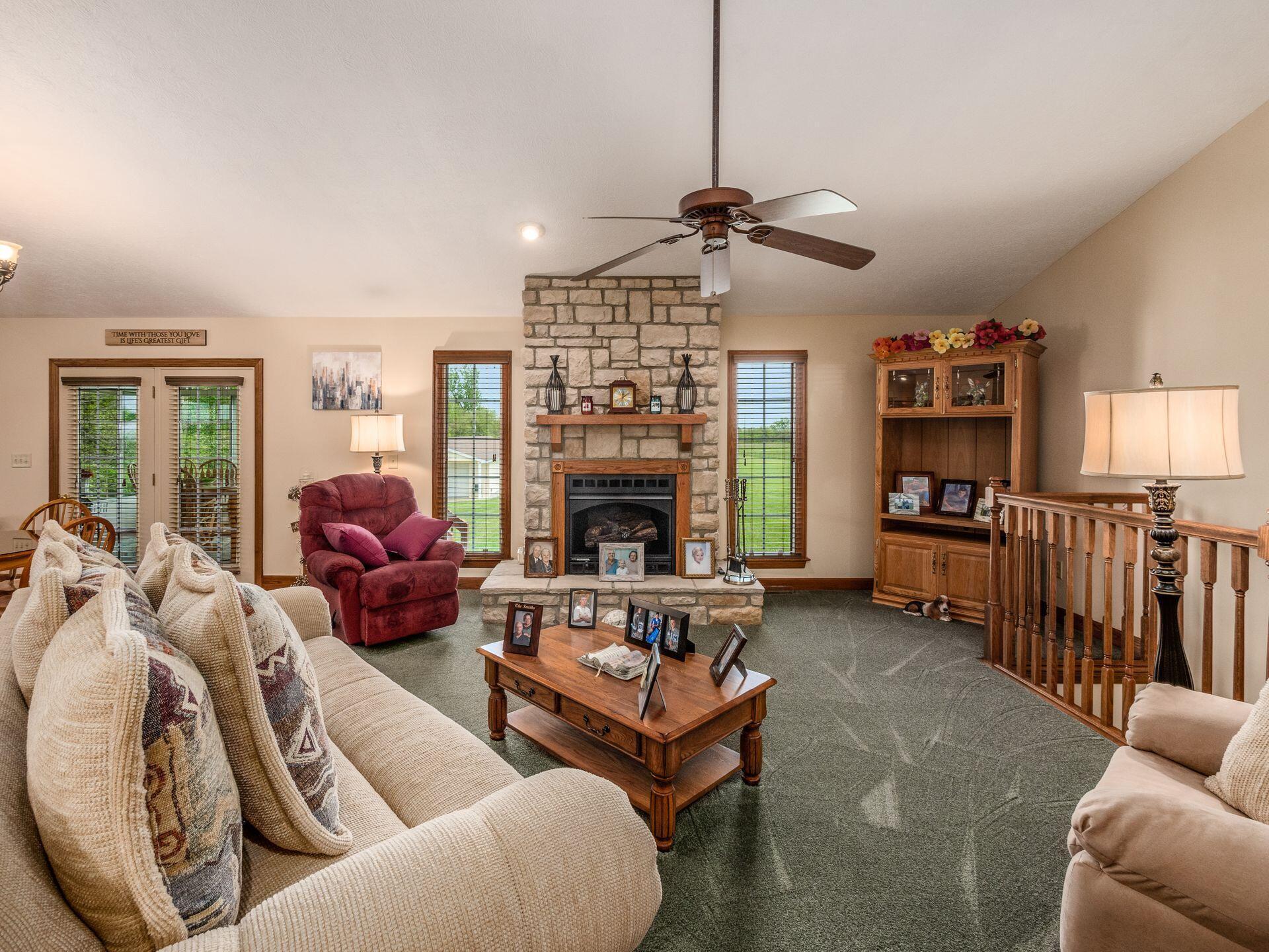 12540 Walker Road Ashville, OH 43103 - Photo 13 of 64 great room