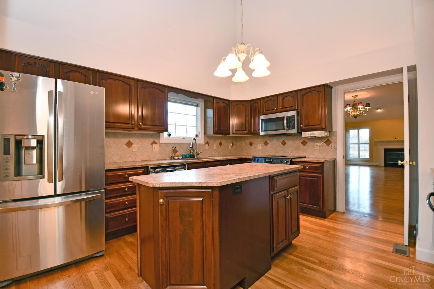 8849 Montgomery Road Cincinnati, OH 45236 - Photo 7 of 43