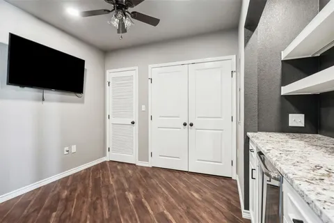 a view of utility room