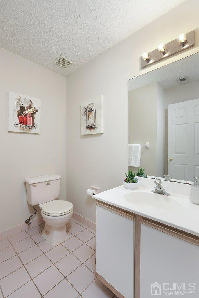 247 Prestwick Way Edison, NJ 08820 - Photo 14 of 32 Gallery Image 14