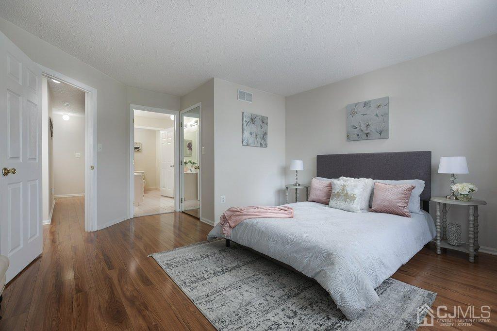 247 Prestwick Way Edison, NJ 08820 - Photo 16 of 32 Gallery Image 16