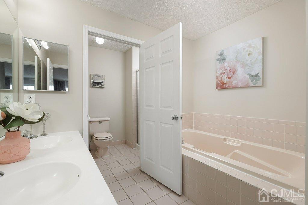 247 Prestwick Way Edison, NJ 08820 - Photo 17 of 32 Gallery Image 17