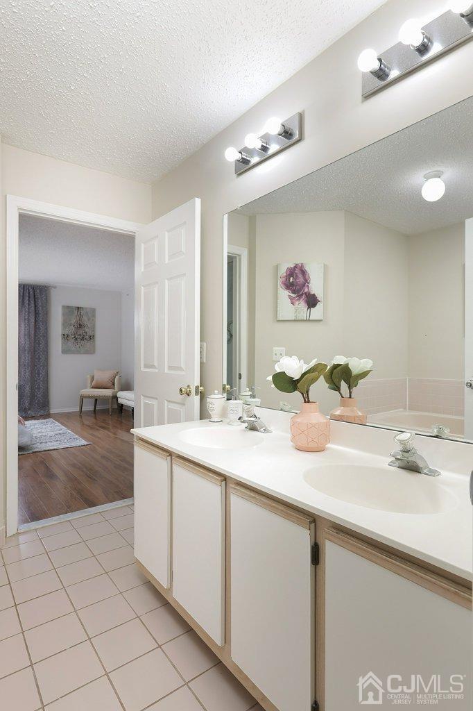 247 Prestwick Way Edison, NJ 08820 - Photo 18 of 32 Gallery Image 18