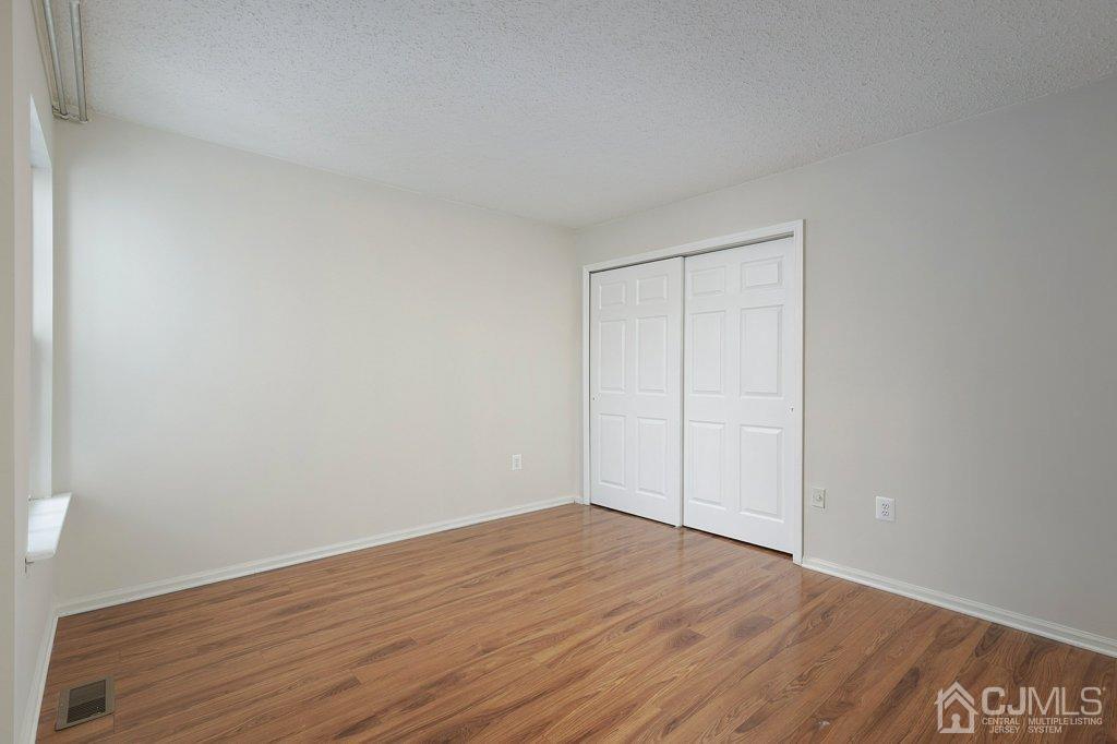 247 Prestwick Way Edison, NJ 08820 - Photo 20 of 32 Gallery Image 20