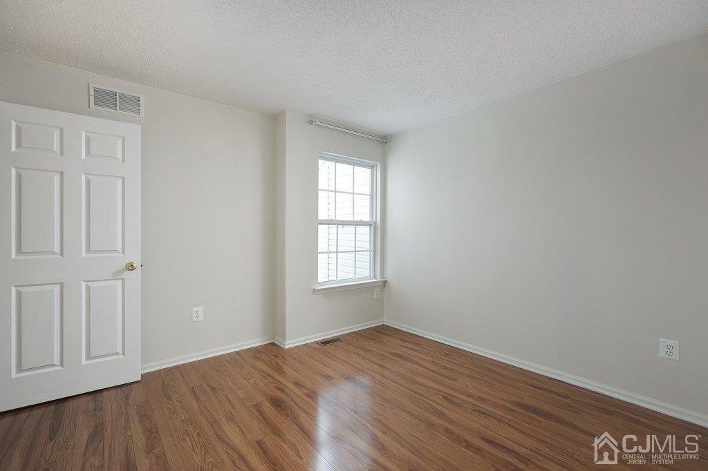 247 Prestwick Way Edison, NJ 08820 - Photo 21 of 32 Gallery Image 21