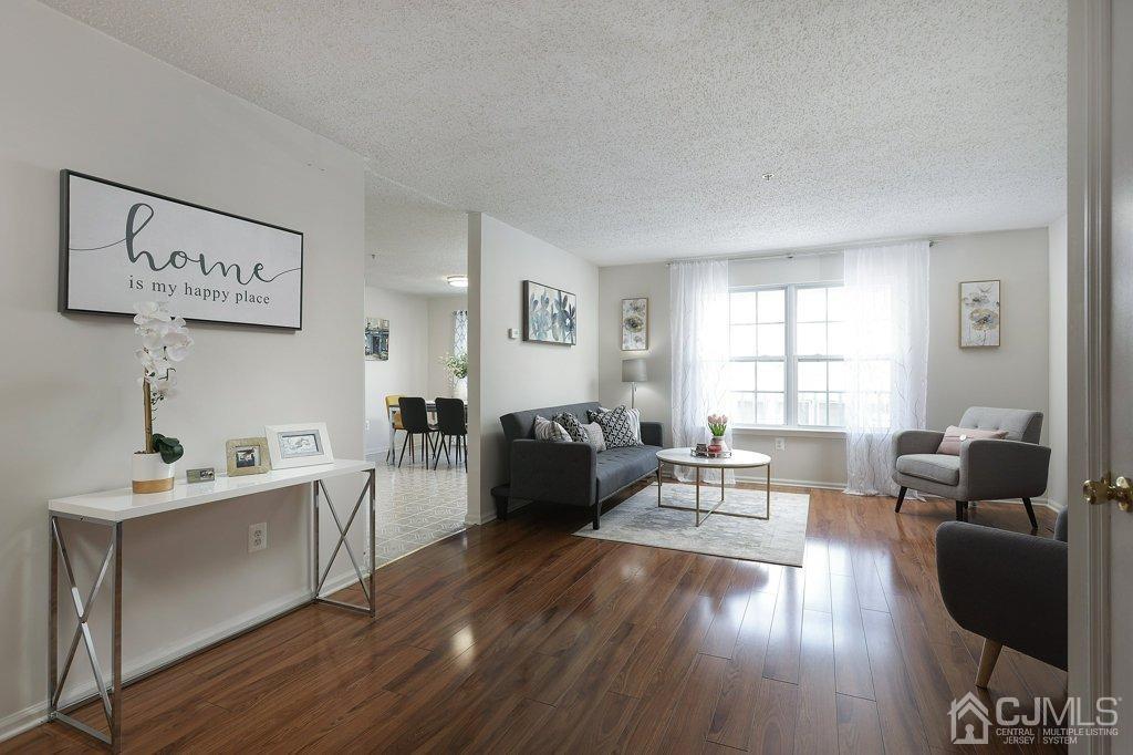 247 Prestwick Way Edison, NJ 08820 - Photo 6 of 32 Gallery Image 6