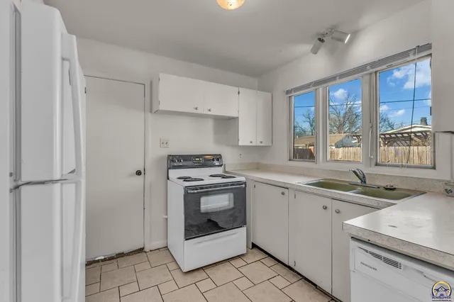 $159,000 | 5512 Southwest 18th Terrace, Topeka, KS 66604