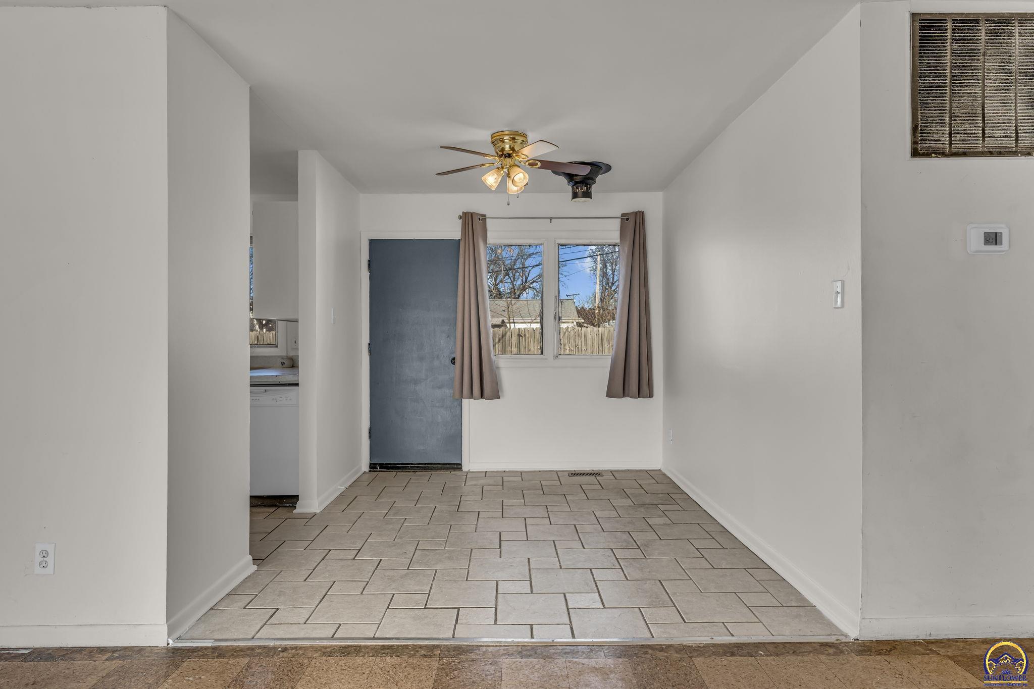 5512 Southwest 18th Terrace Topeka, KS 66604 - Photo 17 of 29