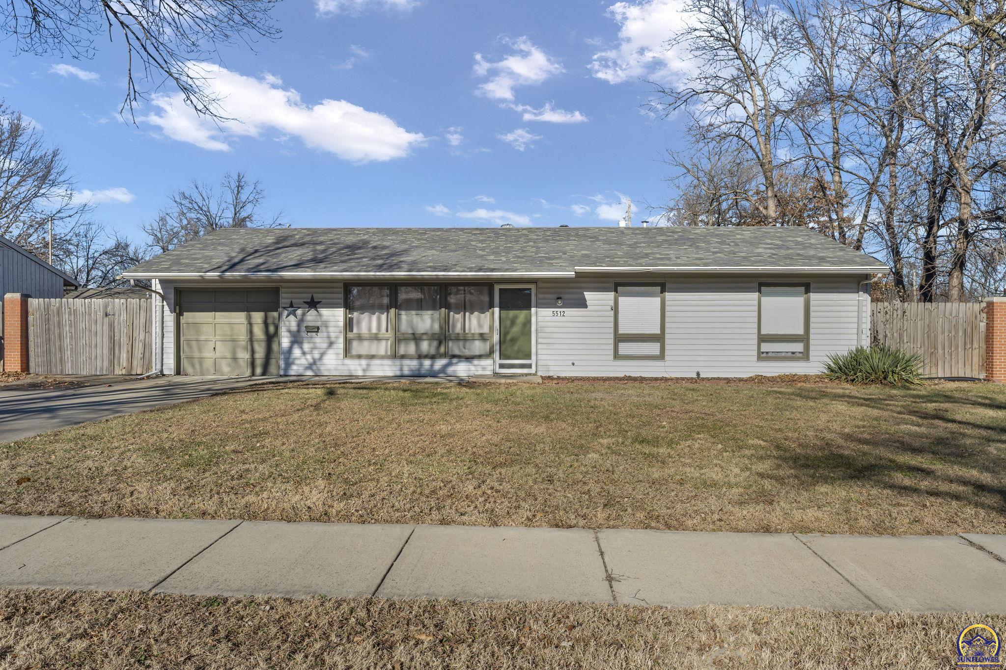 5512 Southwest 18th Terrace Topeka, KS 66604 - Photo 2 of 29