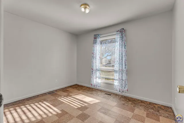 $159,000 | 5512 Southwest 18th Terrace, Topeka, KS 66604