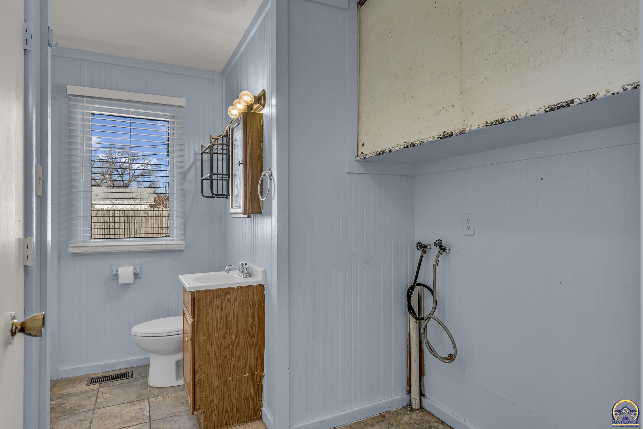 5512 Southwest 18th Terrace Topeka, KS 66604 - Photo 27 of 29