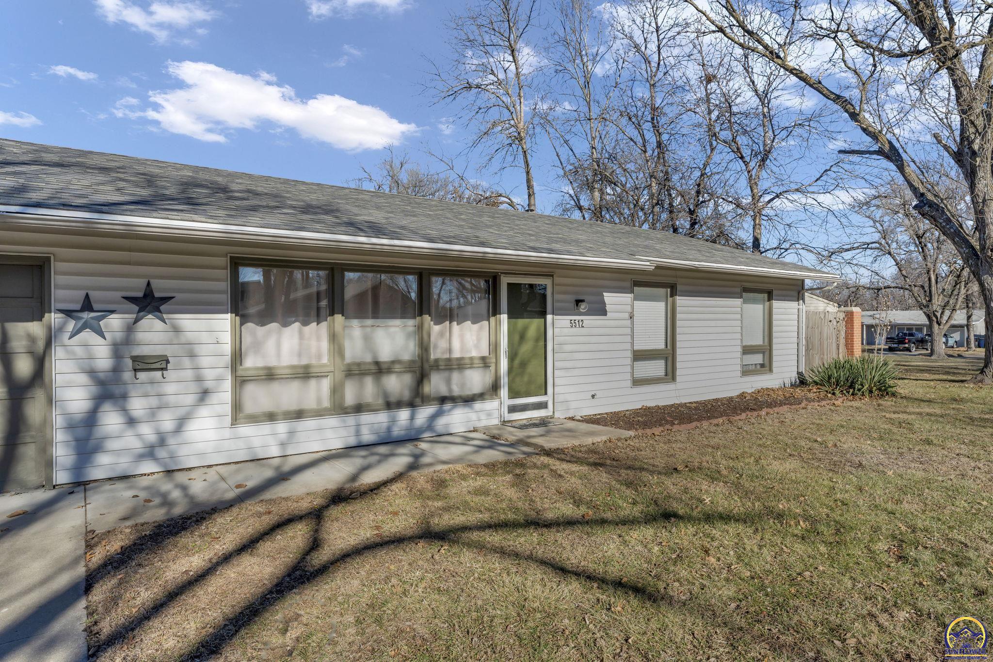 5512 Southwest 18th Terrace Topeka, KS 66604 - Photo 3 of 29
