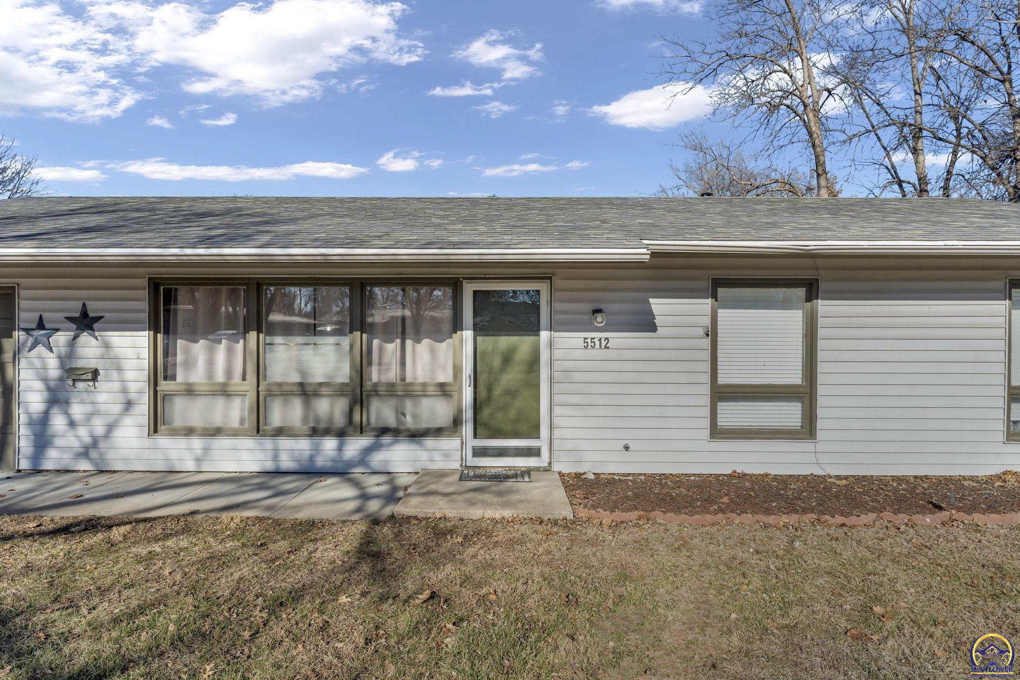 5512 Southwest 18th Terrace Topeka, KS 66604 - Photo 4 of 29