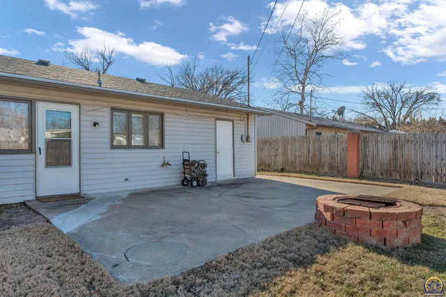 $159,000 | 5512 Southwest 18th Terrace, Topeka, KS 66604