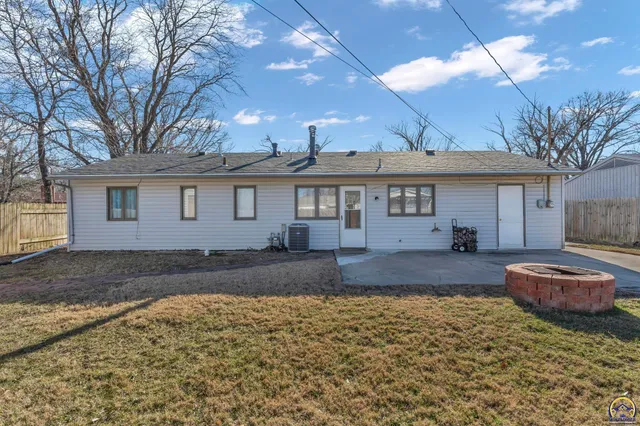 $159,000 | 5512 Southwest 18th Terrace, Topeka, KS 66604