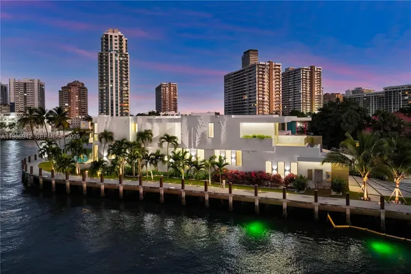 $12,950,000 | 501 Palm Drive, Hallandale Beach, FL 33009