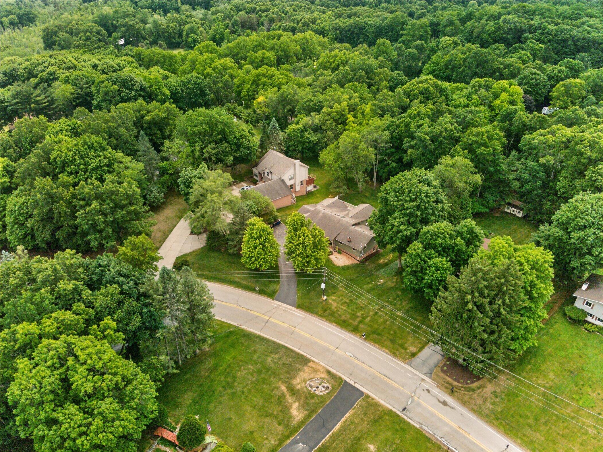 2801 North Tipsico Lake Road Hartland, MI 48353 - Photo 63 of 77 63-2801-N-Tipsico-Lake-Rd-WindowStill