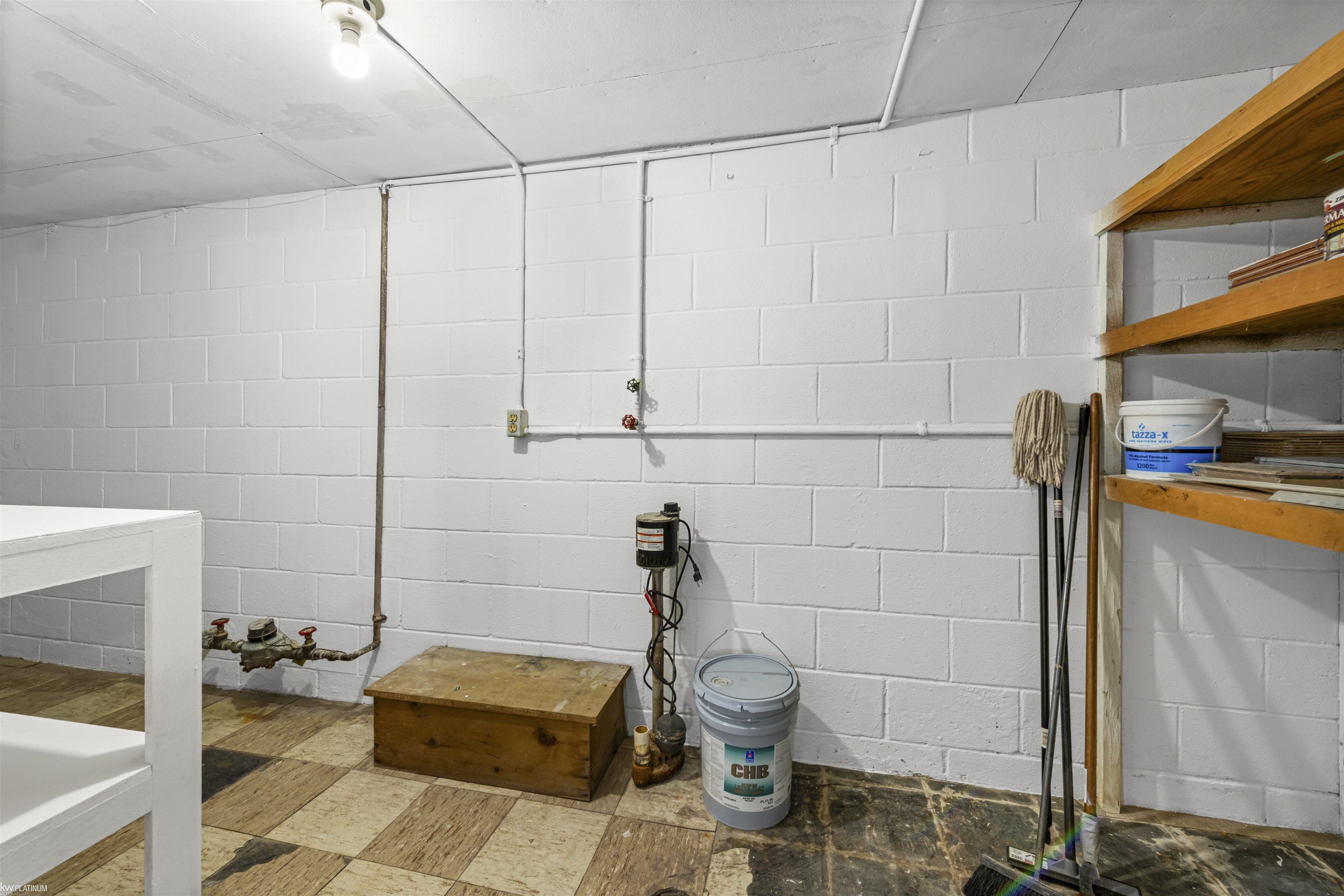 46730 Romeo Plank Road Macomb, MI 48044 - Photo 20 of 32 50195857-4a94c710-1fdb-40db-ae05-1de176372097.JPG