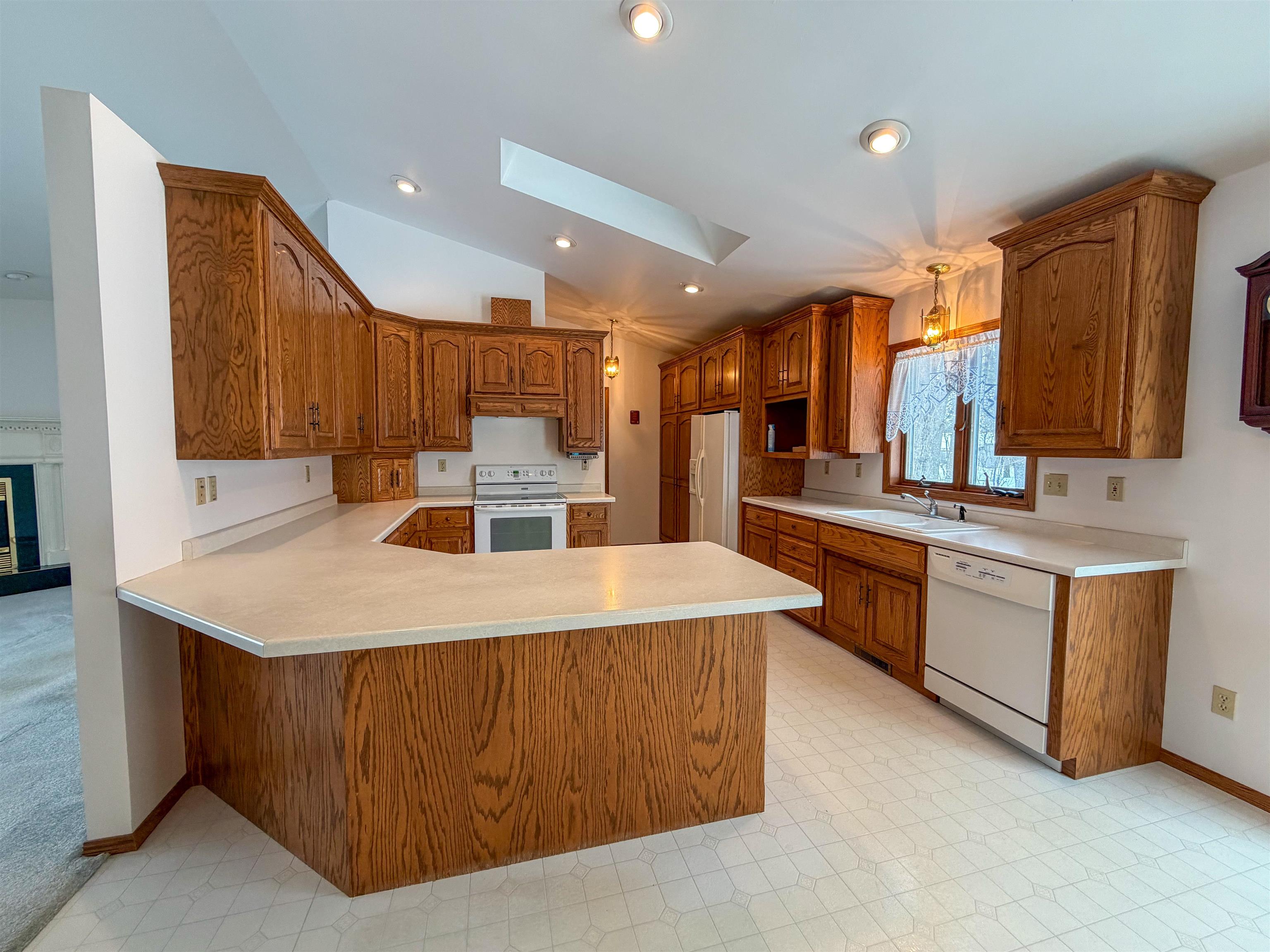 511 West Pulaski Street Pulaski, WI 54162 - Photo 11 of 32