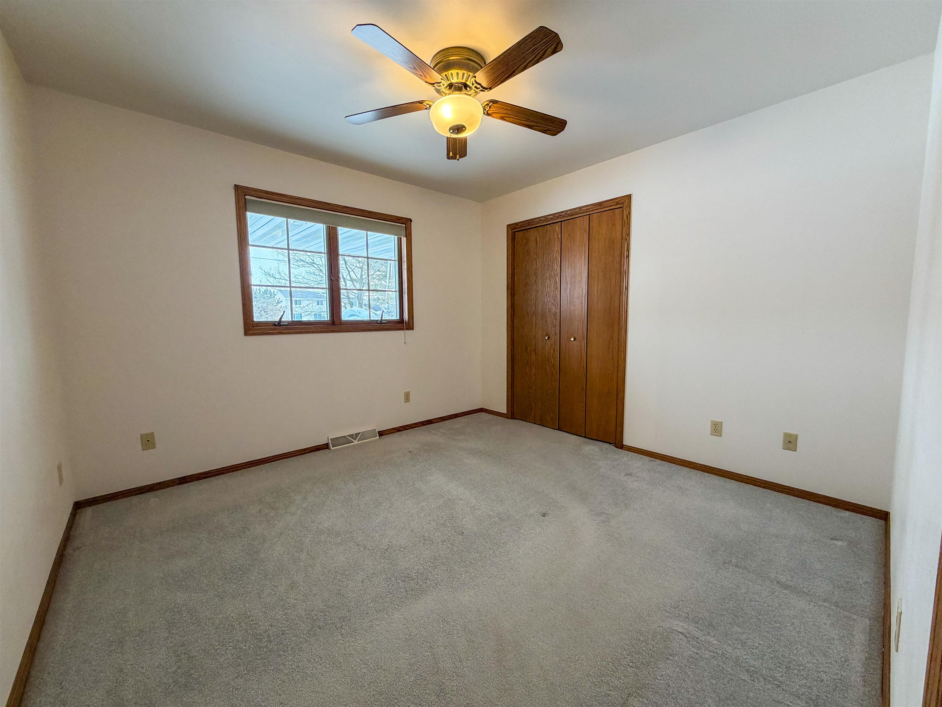 511 West Pulaski Street Pulaski, WI 54162 - Photo 16 of 32