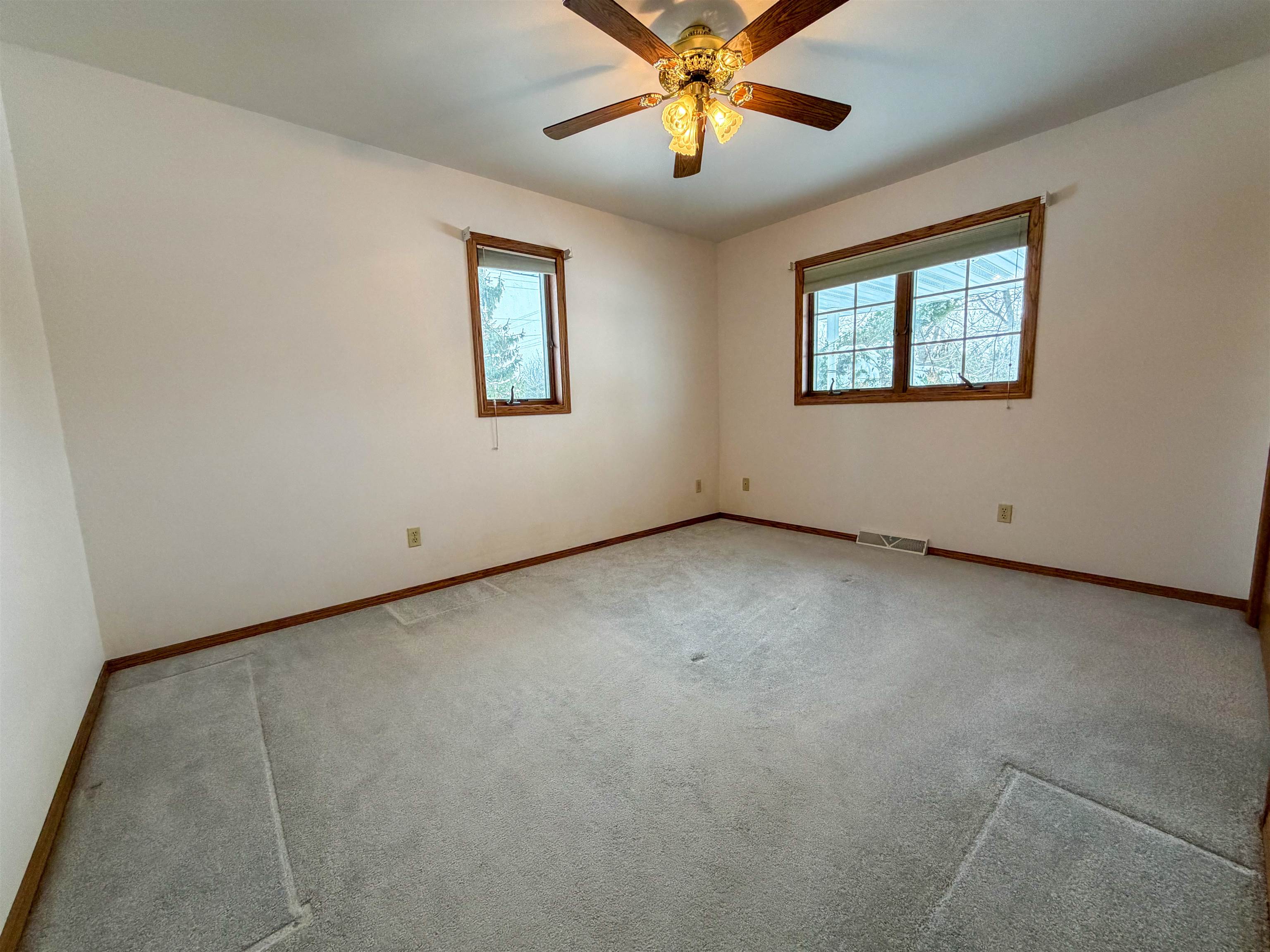 511 West Pulaski Street Pulaski, WI 54162 - Photo 18 of 32