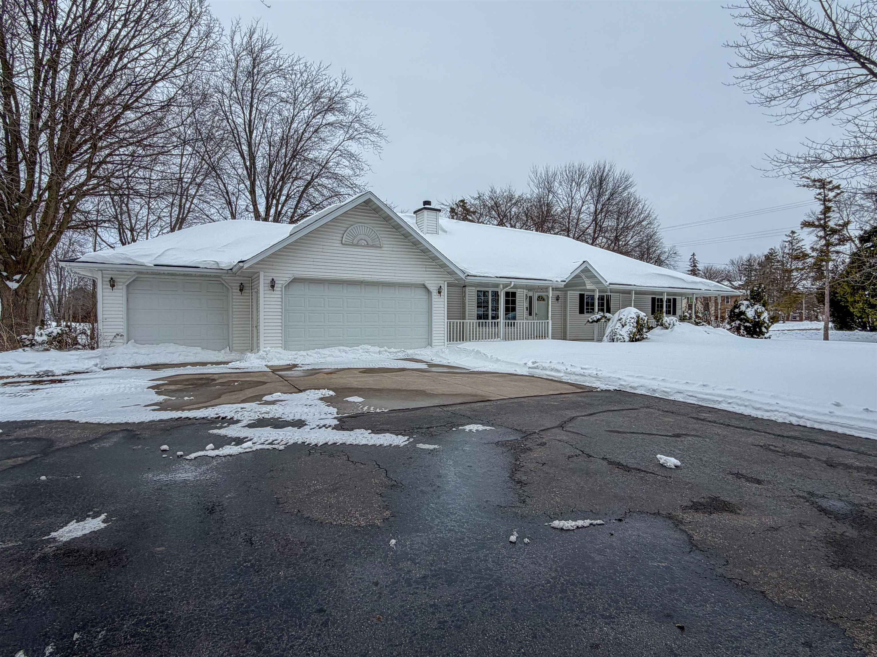 511 West Pulaski Street Pulaski, WI 54162 - Photo 2 of 32