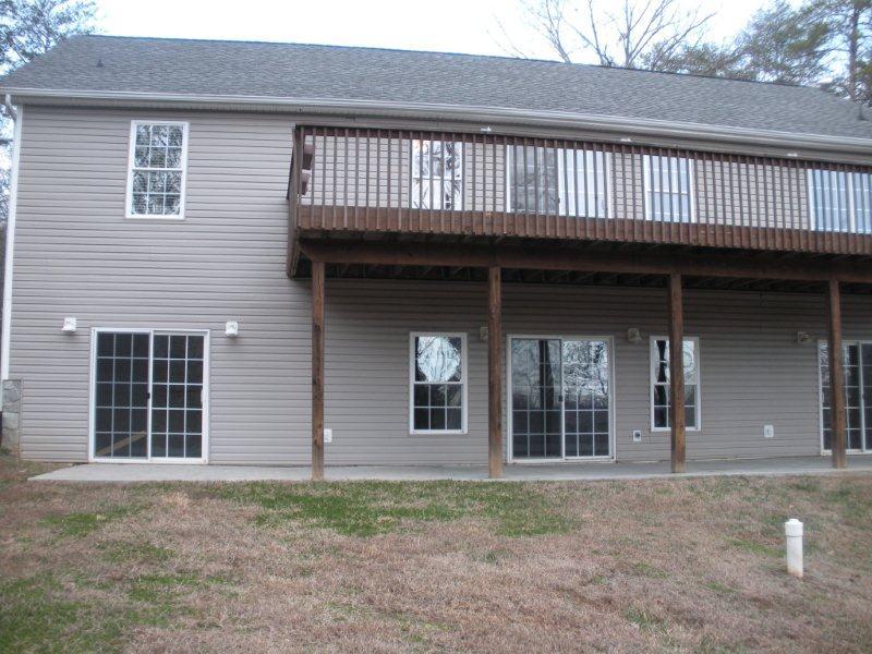 140 Stripers Landing Road Moneta, VA 24121 - Photo 25 of 25 Back of House