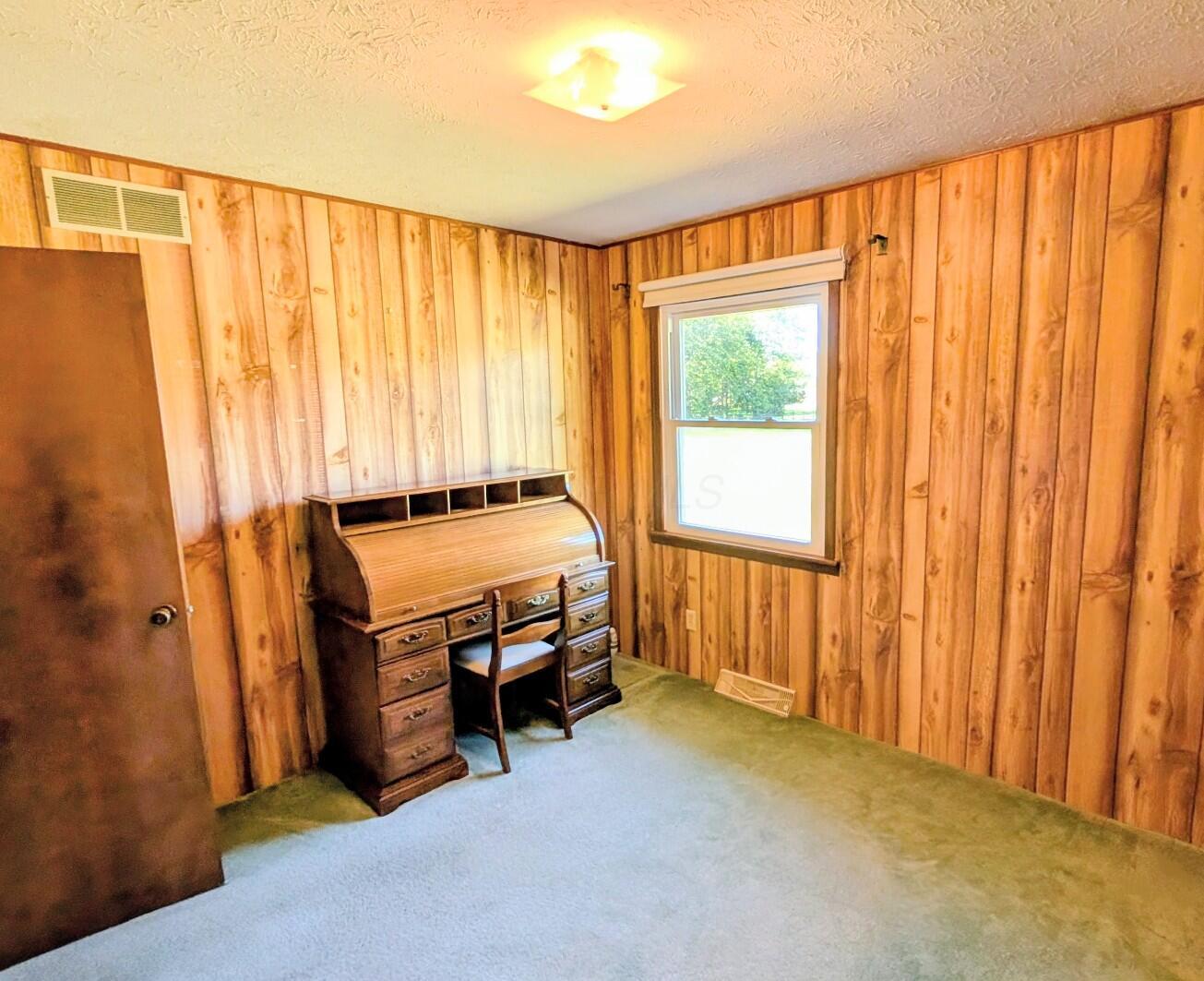 24440 Sisk Road Circleville, OH 43113 - Photo 15 of 38 PXL_20251016_175025308~2