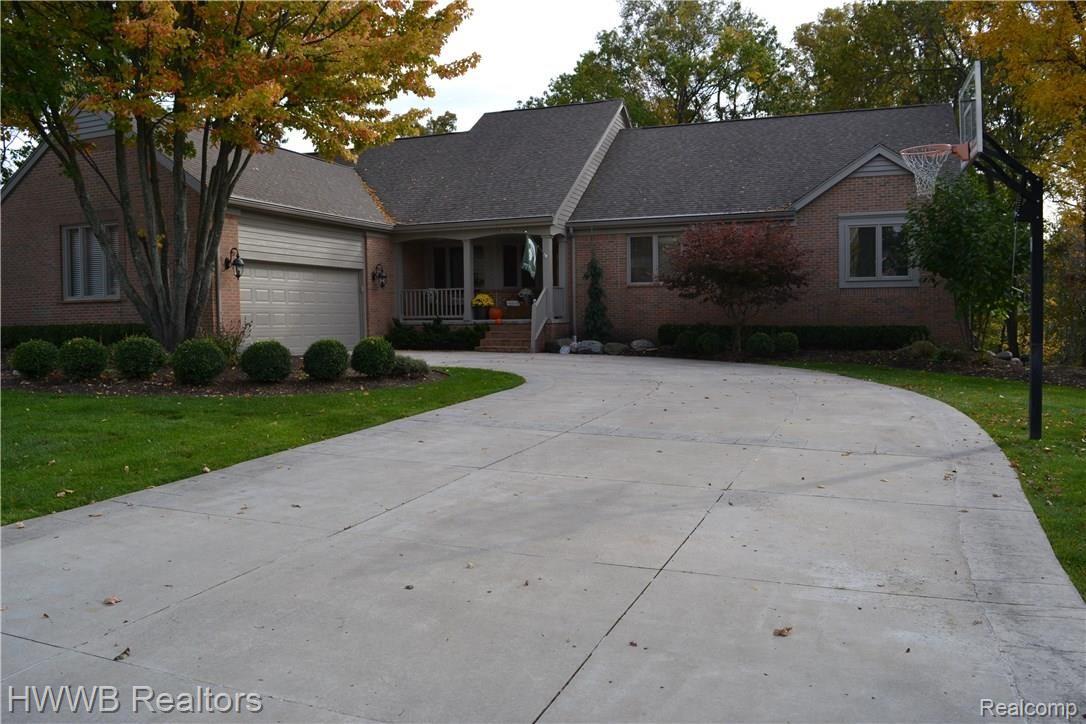 1945 Cedaredge Road Rochester, MI 48306 - Photo 43 of 44 Large Drive