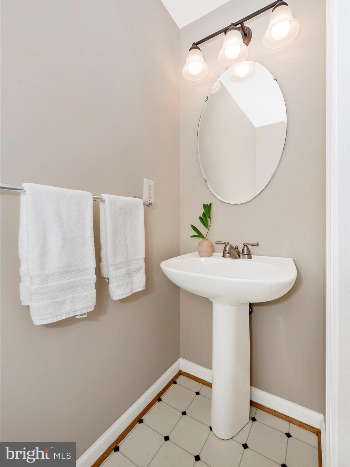 18845 Porterfield Way Germantown, MD 20874 - Photo 19 of 48 Powder Room