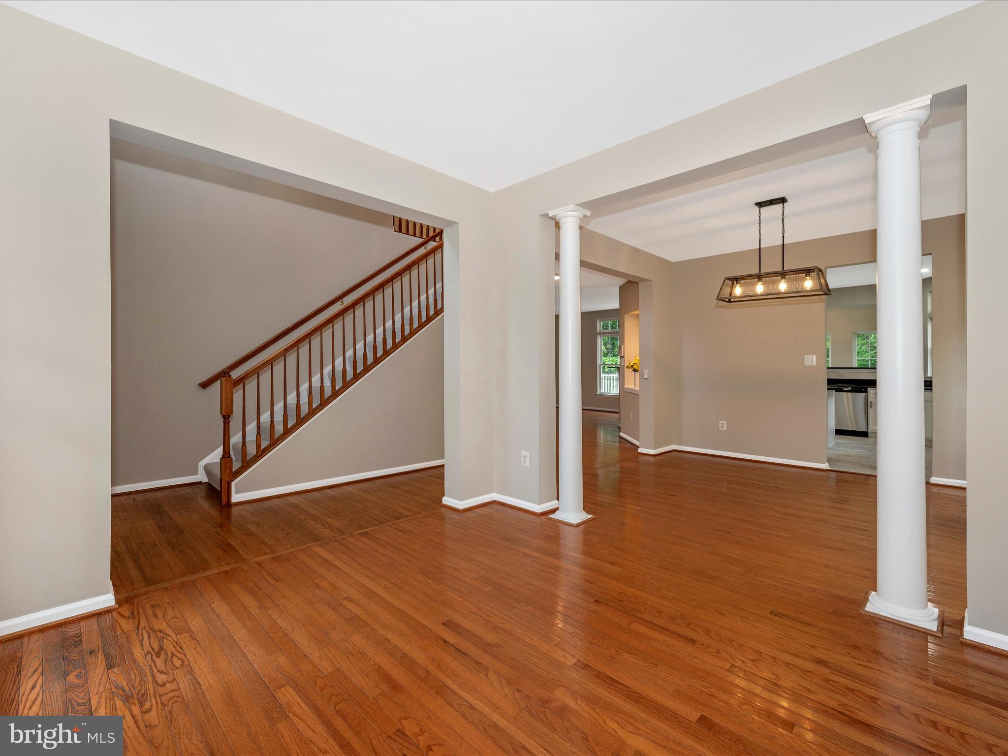 18845 Porterfield Way Germantown, MD 20874 - Photo 9 of 48 Living Room