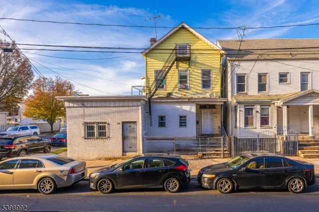 $699,000 | 80 4th Street, Elizabeth Port, NJ 07206