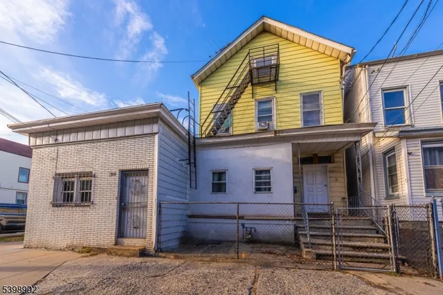 $699,000 | 80 4th Street, Elizabeth Port, NJ 07206