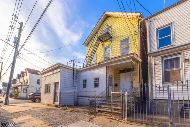 $699,000 | 80 4th Street, Elizabeth Port, NJ 07206
