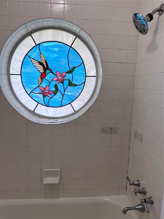 1704 South Bowen Road Pantego, TX 76013 - Photo 24 of 37 Generous shower head