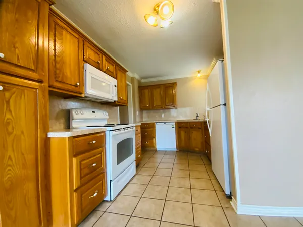 $1,500 | 3901 West Beverly Avenue, Orange, TX 77632