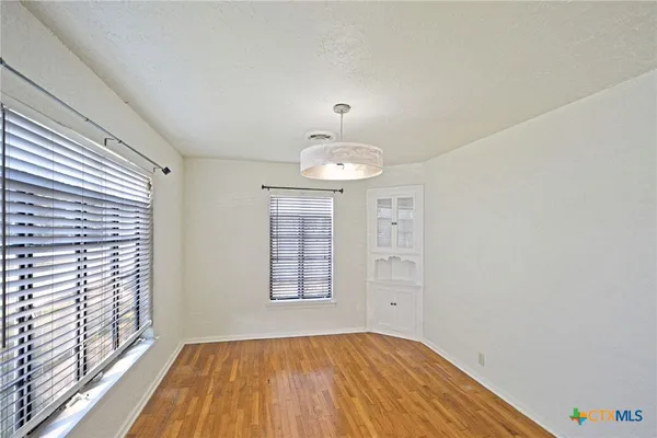 $2,200 | 268 East Mill Street, New Braunfels, TX 78130