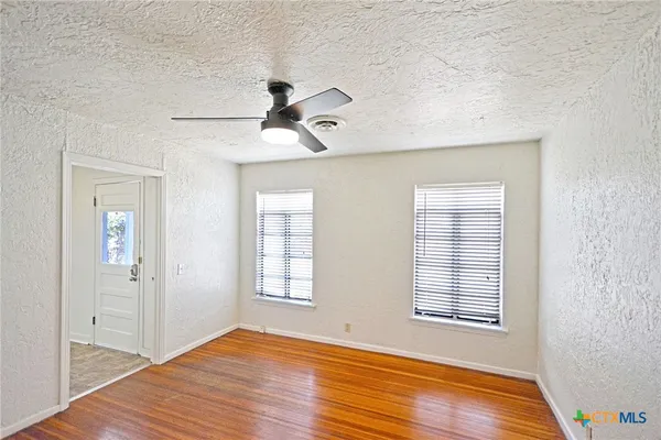 $2,200 | 268 East Mill Street, New Braunfels, TX 78130