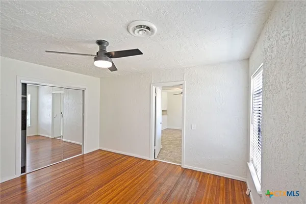 $2,200 | 268 East Mill Street, New Braunfels, TX 78130