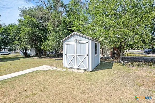 $2,200 | 268 East Mill Street, New Braunfels, TX 78130