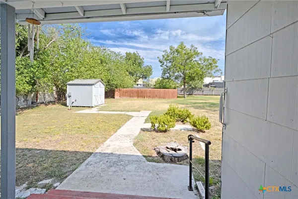 $2,200 | 268 East Mill Street, New Braunfels, TX 78130