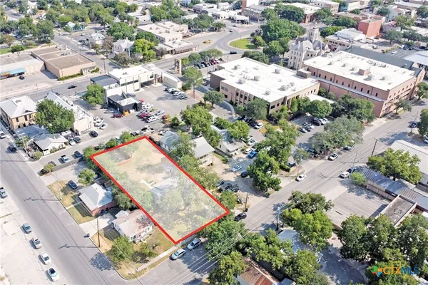 $2,200 | 268 East Mill Street, New Braunfels, TX 78130