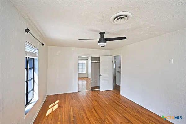 $2,200 | 268 East Mill Street, New Braunfels, TX 78130