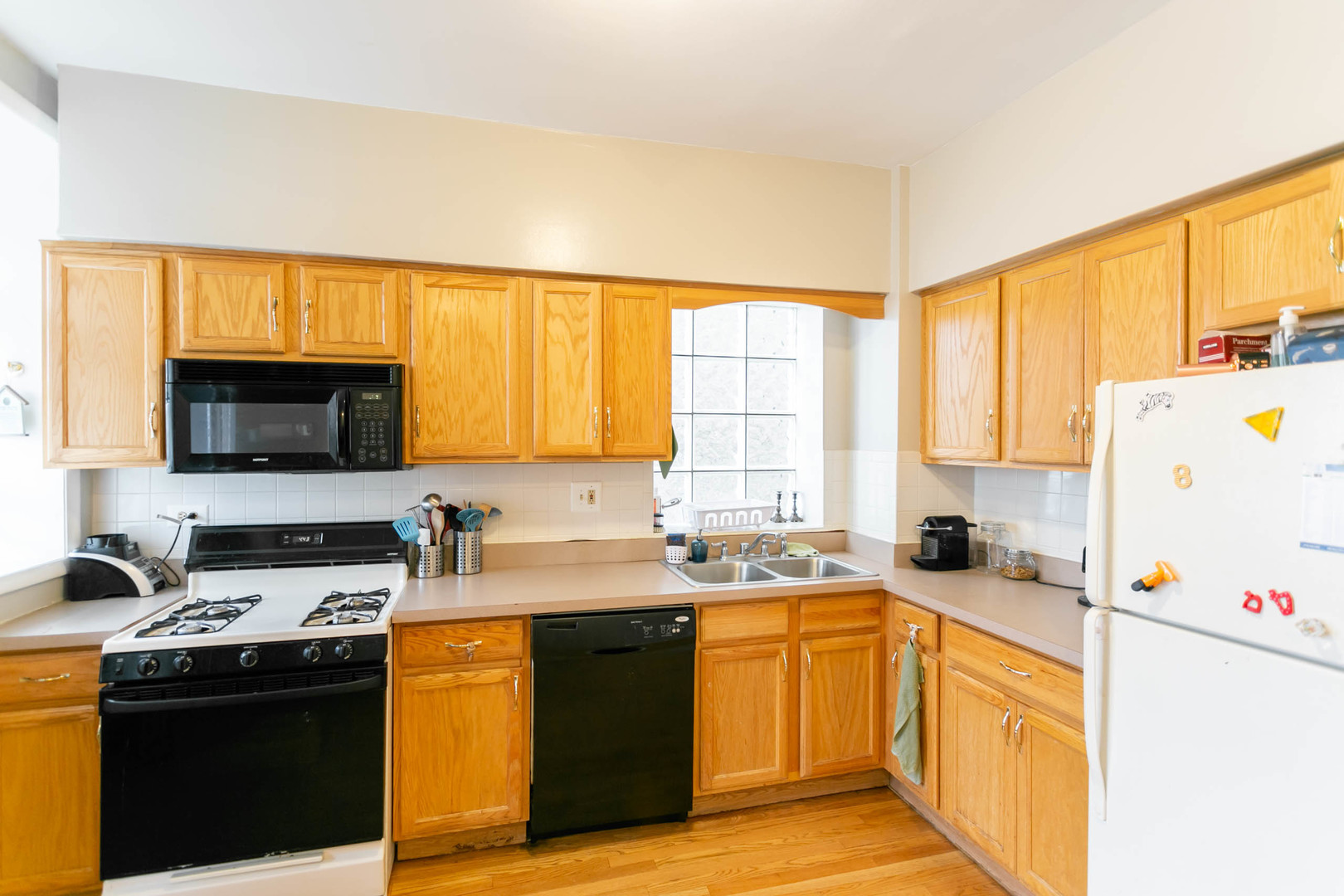 555 West Roscoe Street, Unit 2 Chicago, IL 60657 - Photo 8 of 18