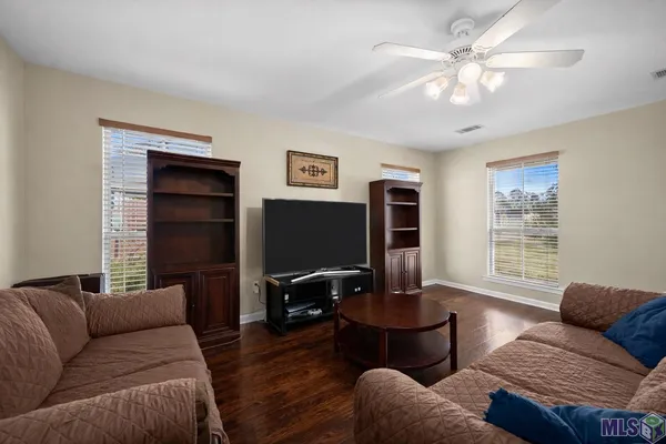 $215,000 | 10911 Cheryll Drive, Denham Springs, LA 70706