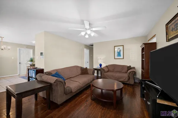 $215,000 | 10911 Cheryll Drive, Denham Springs, LA 70706
