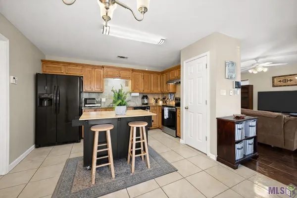$215,000 | 10911 Cheryll Drive, Denham Springs, LA 70706
