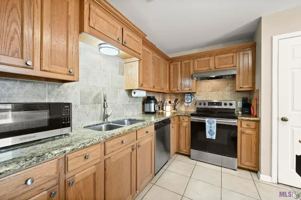 $215,000 | 10911 Cheryll Drive, Denham Springs, LA 70706