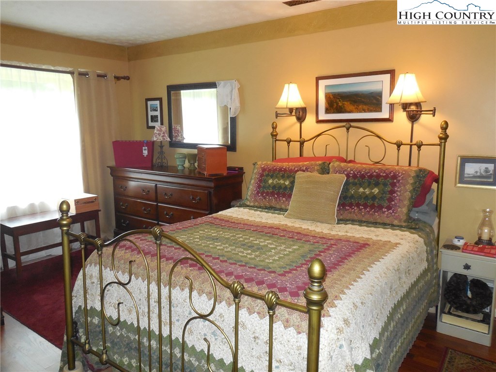 156 Yellow Brick Road Todd, NC 28684 - Photo 4 of 24 Gallery Image 4