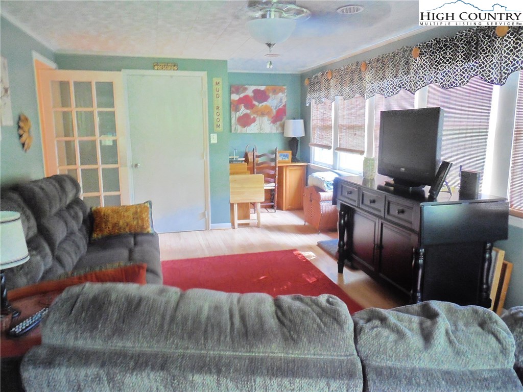 156 Yellow Brick Road Todd, NC 28684 - Photo 9 of 24 Gallery Image 9